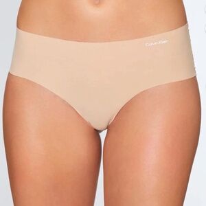 Calvin Klein Women's nvisibles Hipster Panty